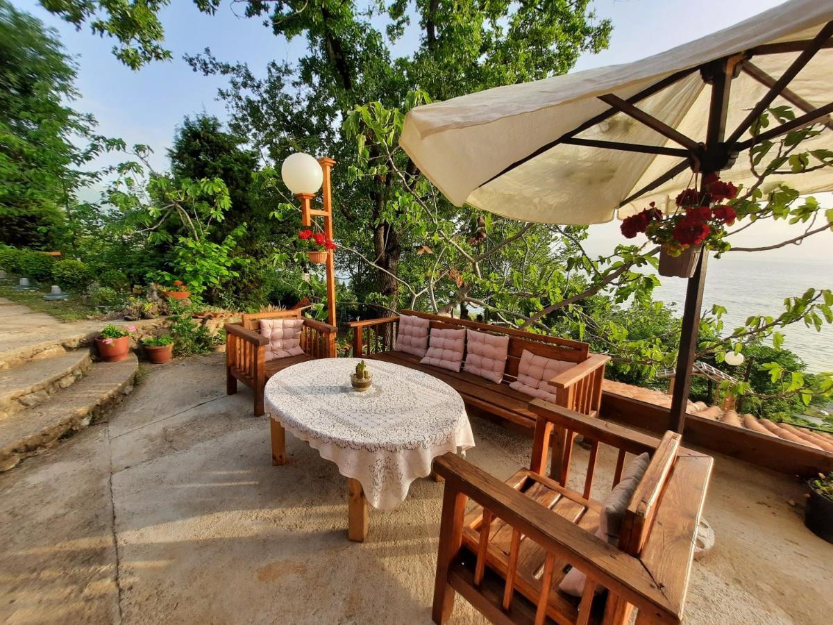 Robinson Sunset Guest House Лагадин Экстерьер фото