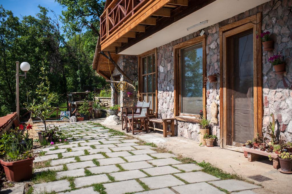 Robinson Sunset Guest House Лагадин Экстерьер фото